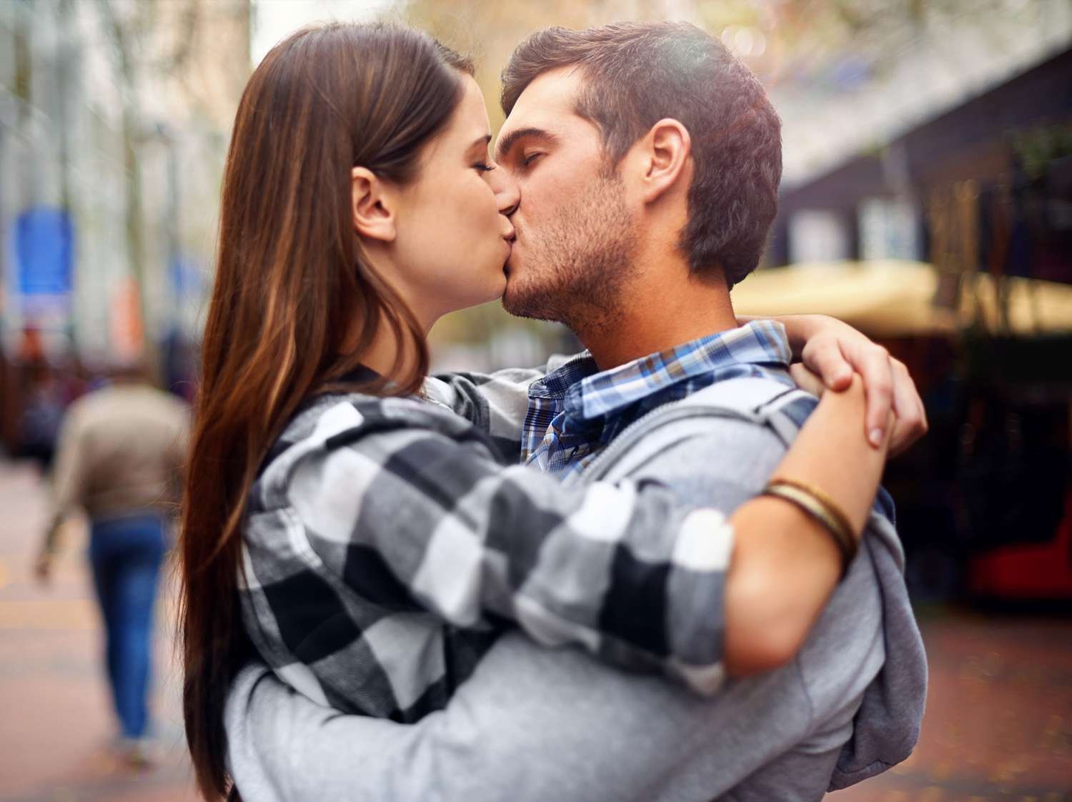 7 Fun Facts About Kissing