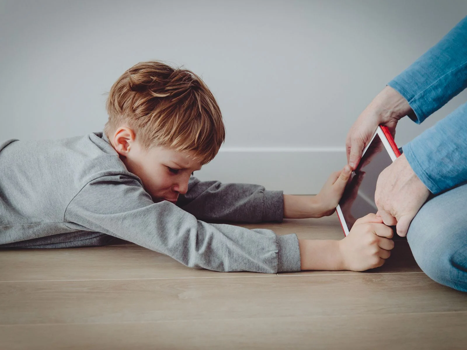 5 ways to calm down your kids without using a screen